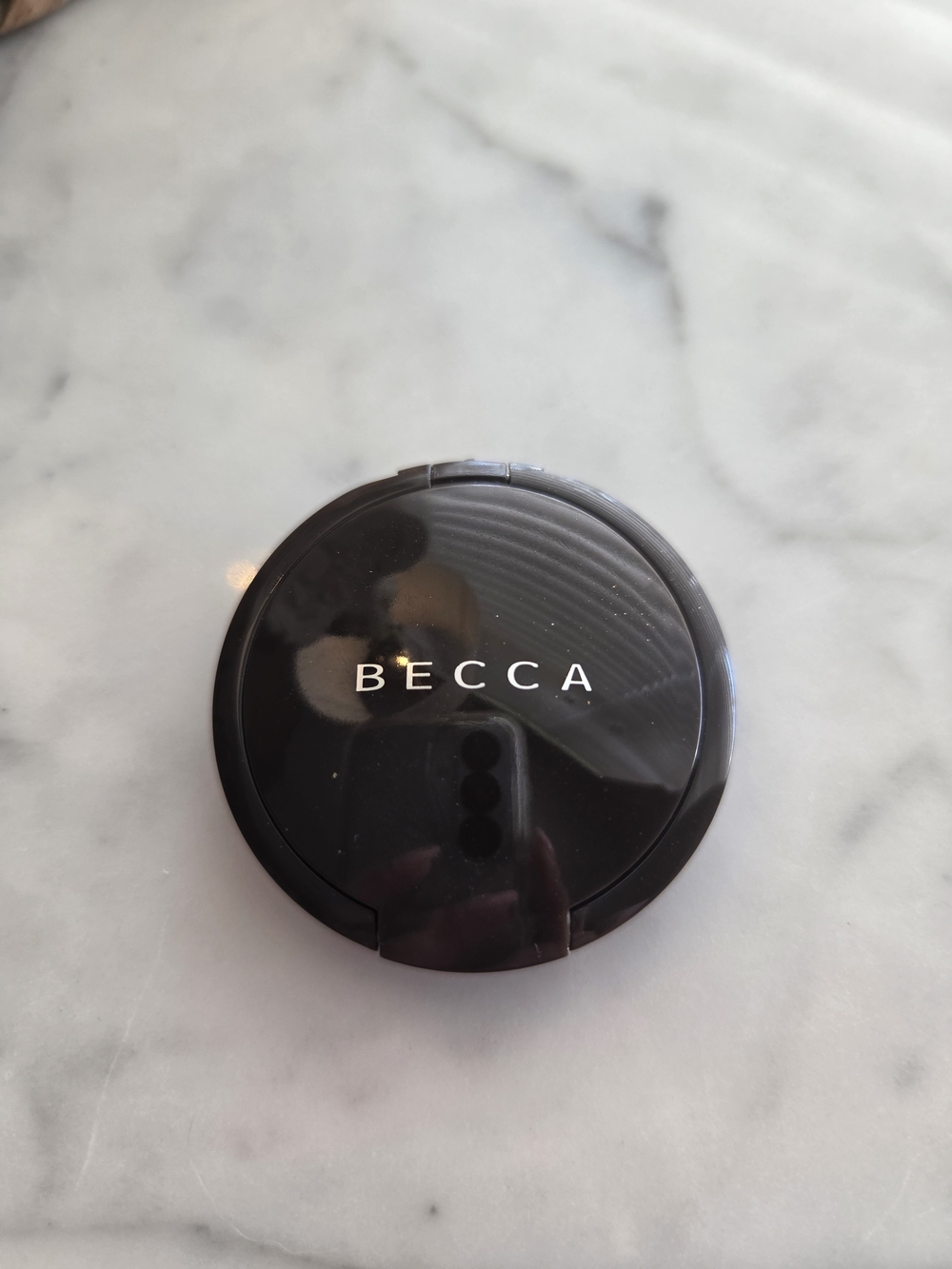 Becca Mini Shimmering Skin Perfector Pressed Highligher in Champagne Pop